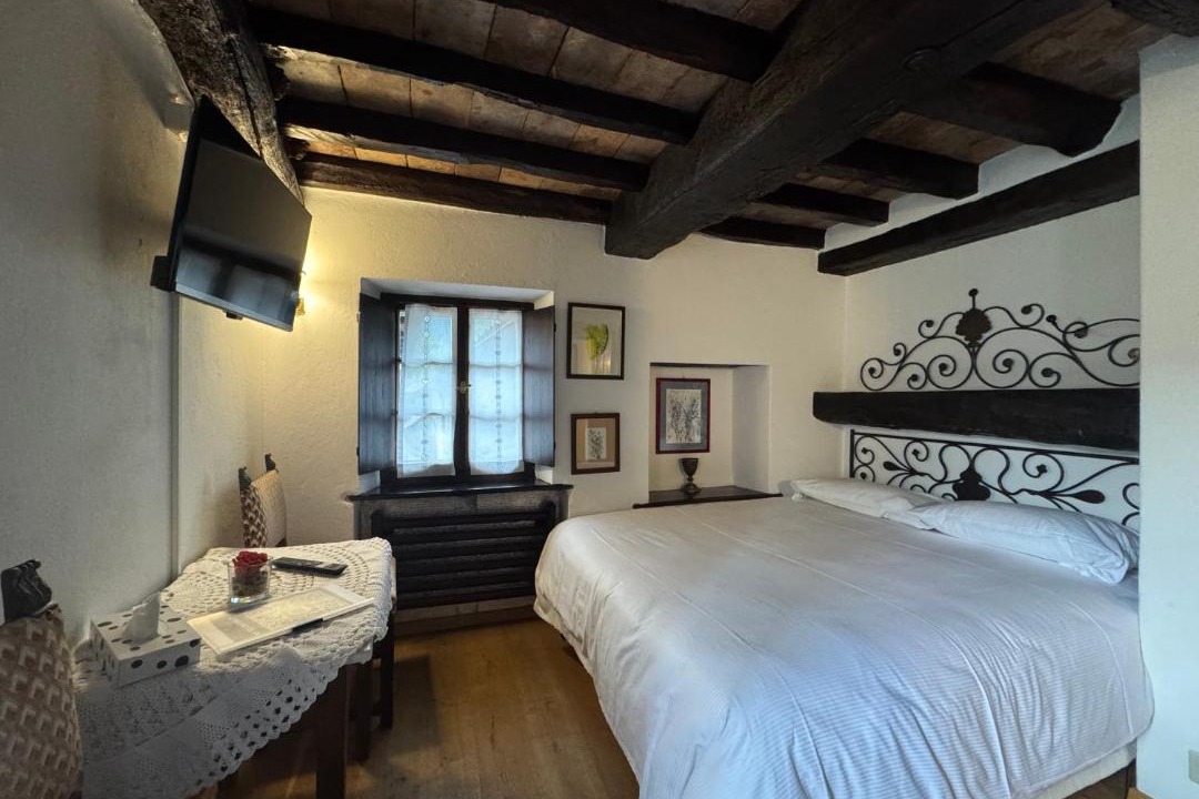 Photo of Bedroom in Torricella Taverne