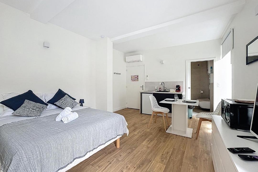 Photo of Bedroom in Coudes