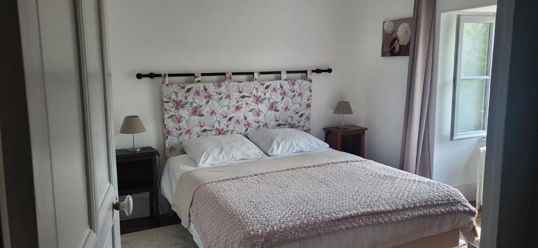 Photo of Bedroom in Flavigny-sur-Ozerain