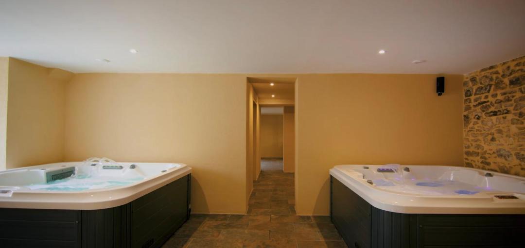 Photo of Bathroom in Canisy