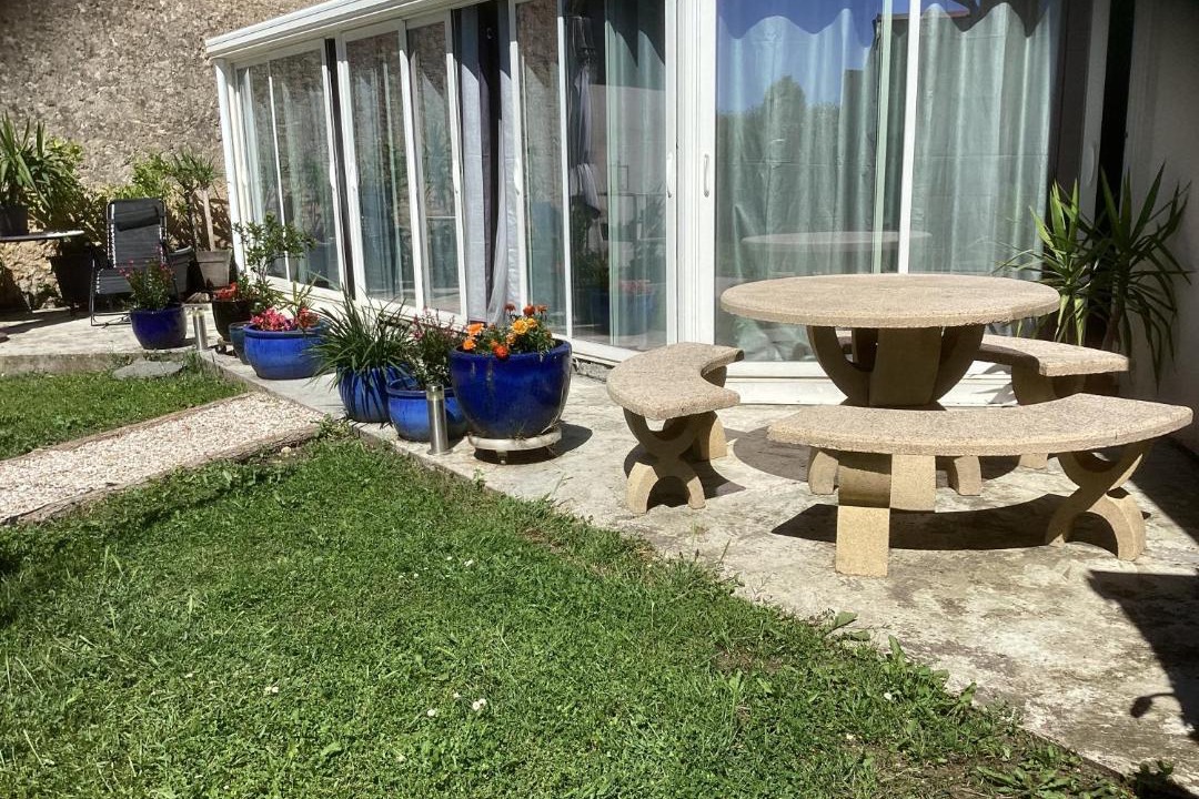 Photo of Patio Balcony in Illats