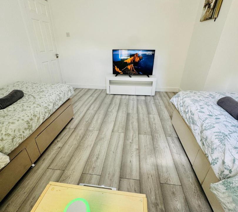 Photo of Others in Cradley