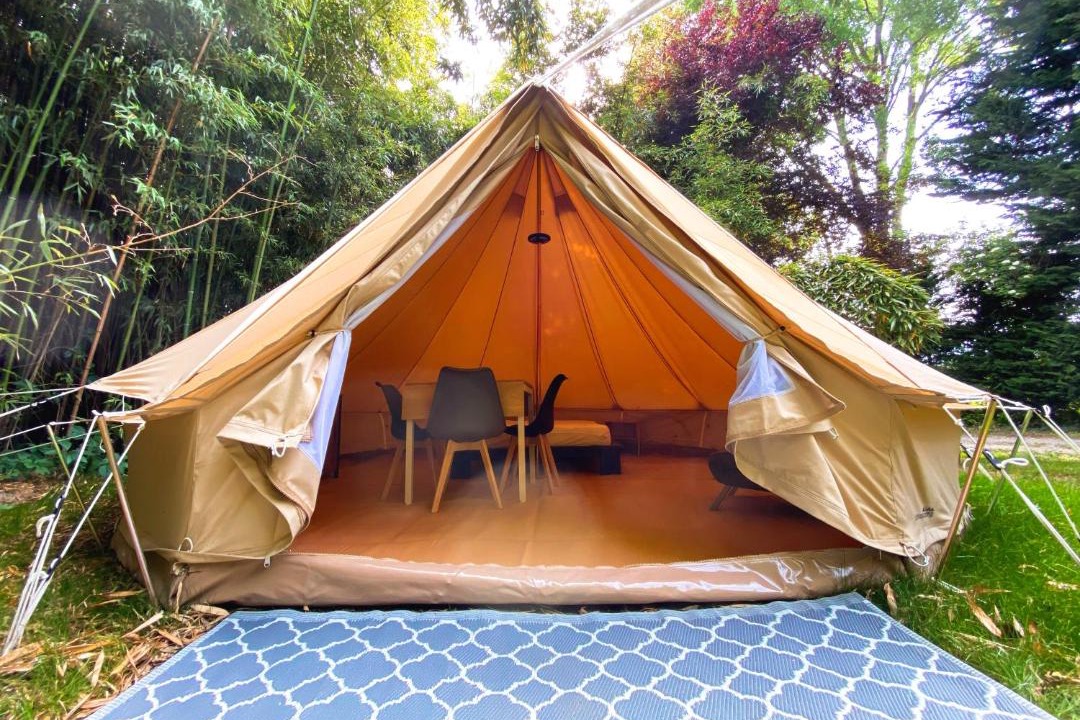 Photo of Others in Manthes