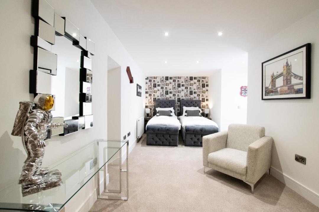 Photo of Others in Cotham