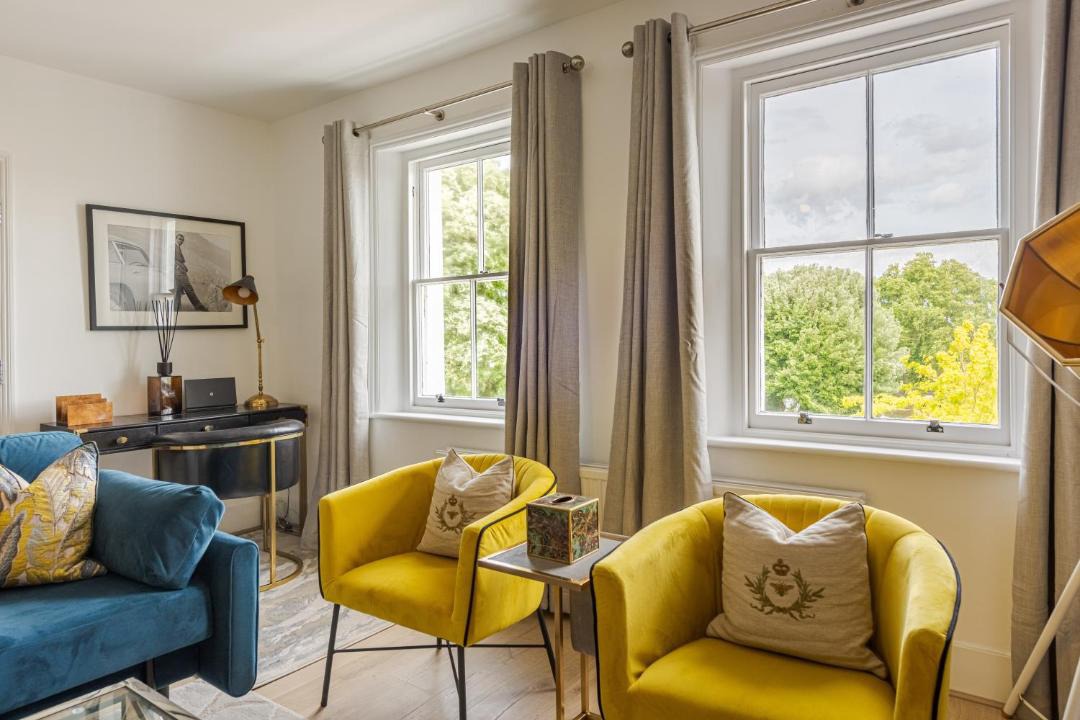 Photo of Others in Hampton Wick