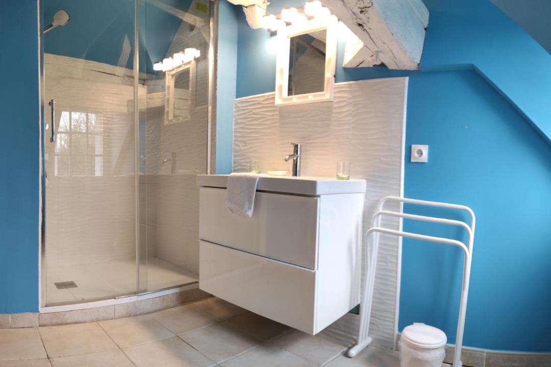 Photo of Bathroom in Reugny