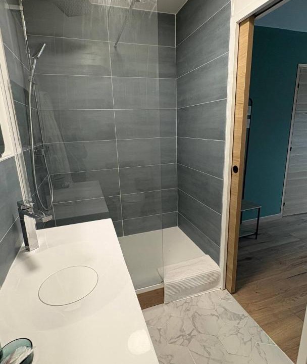 Photo of Bathroom in Curgies