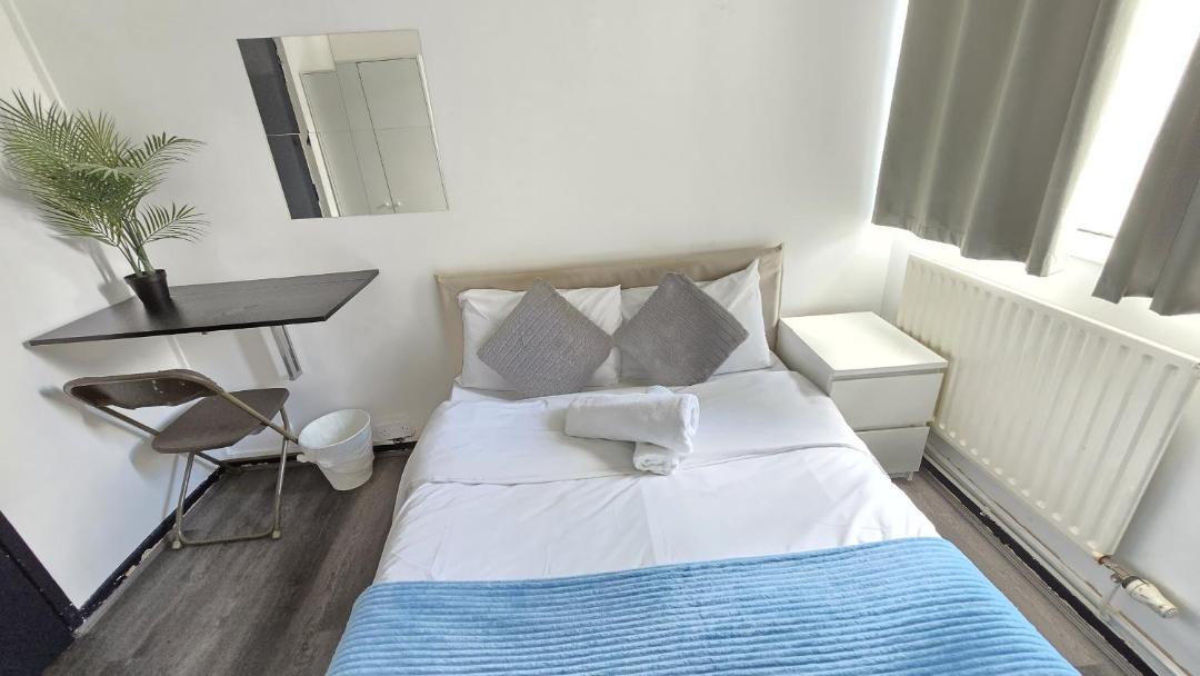 Photo of Bedroom in Shadwell