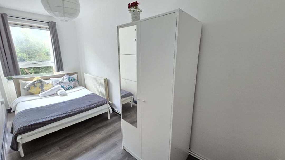 Photo of Bedroom in Shadwell