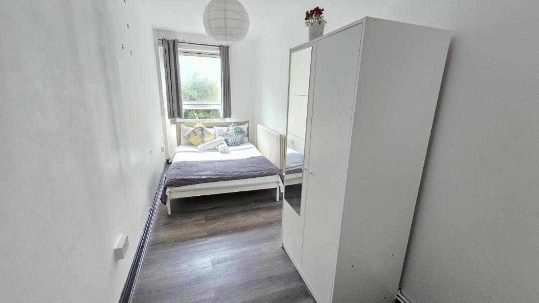 Photo of Bedroom in Shadwell
