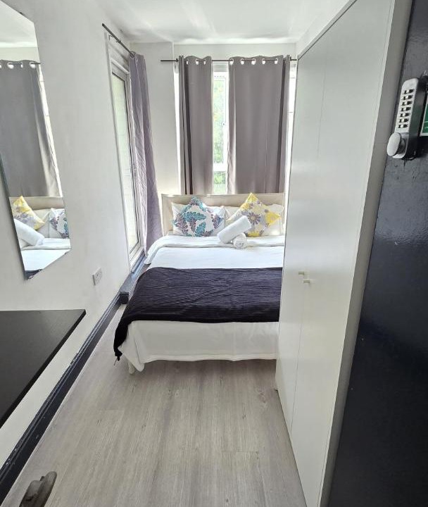 Photo of Bedroom in Shadwell