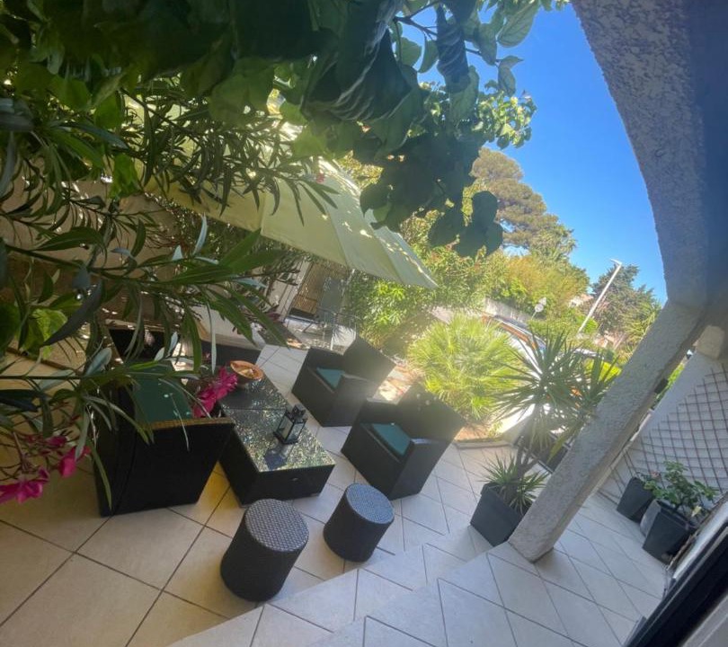 Photo of Patio Balcony in La Peyrade