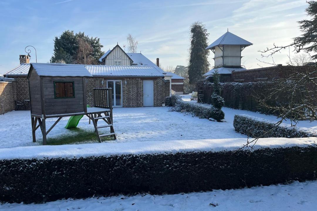 Photo of Others in Annois