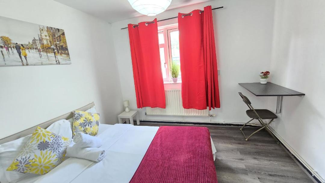 Photo of Others in Shadwell