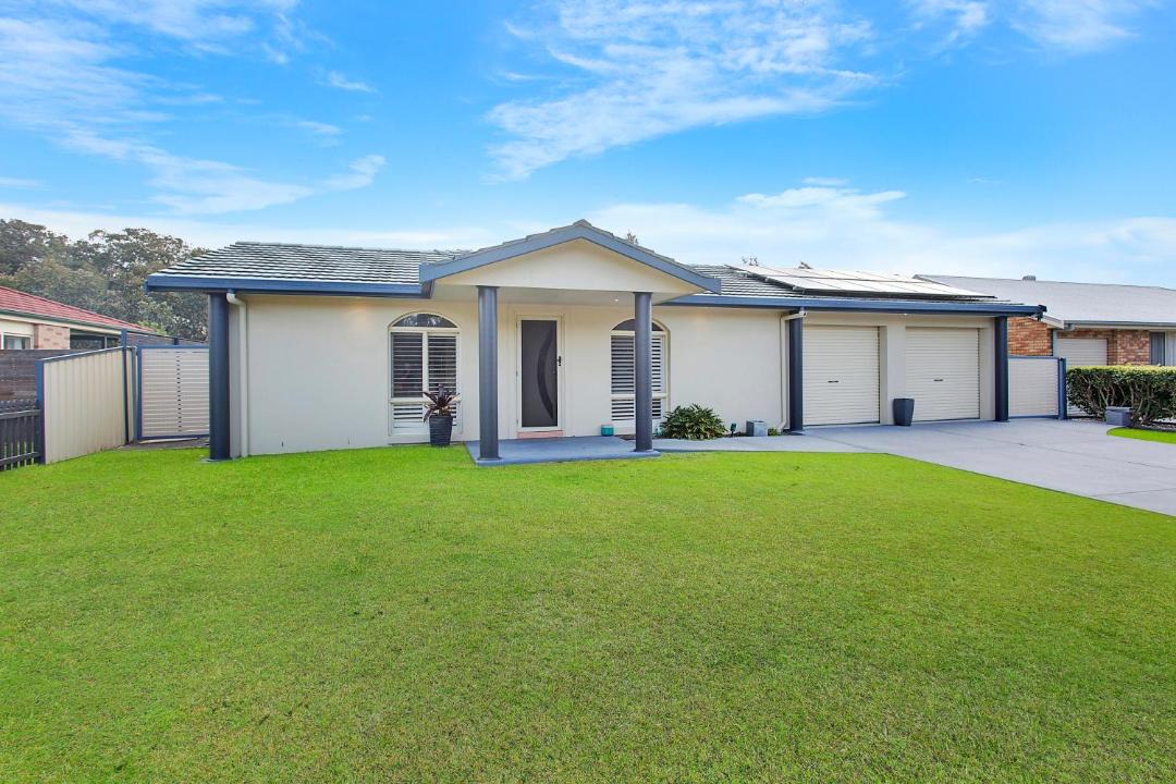 Photo of Others in Hat Head