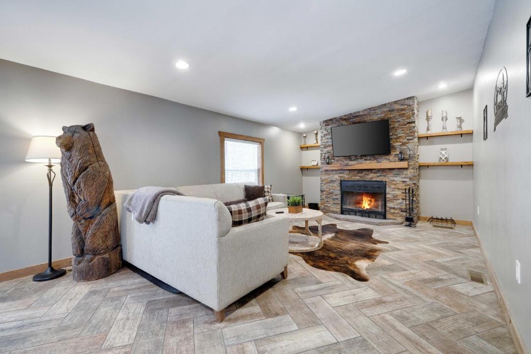 Photo of Others in Jonas