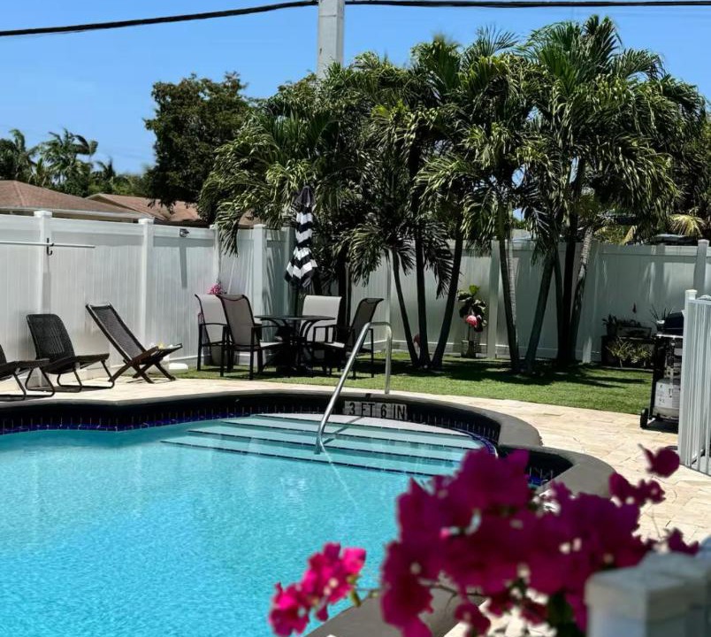 Photo of Others in Imperial Point