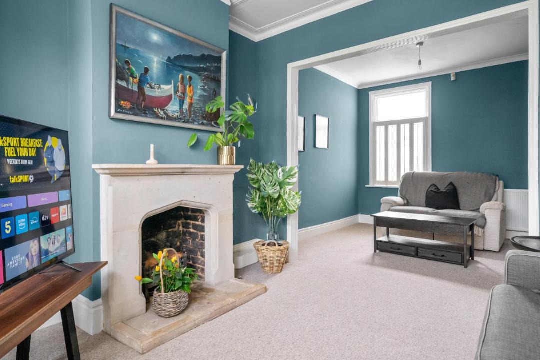 Photo of Livingroom in St. Margarets and North Twickenham