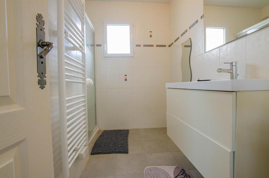 Photo of Bathroom in Saint-Remy-sous-Barbuise