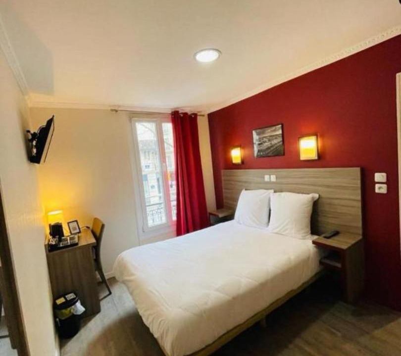Photo of Bedroom in Pere Lachaise