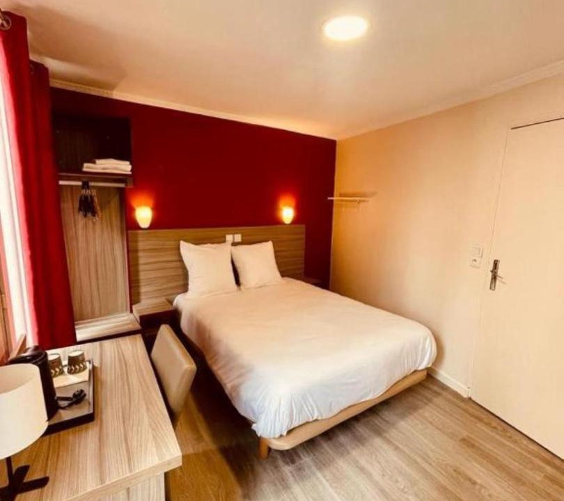 Photo of Bedroom in Pere Lachaise