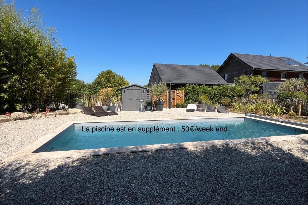 Photo of Others in Faux-Vesigneul