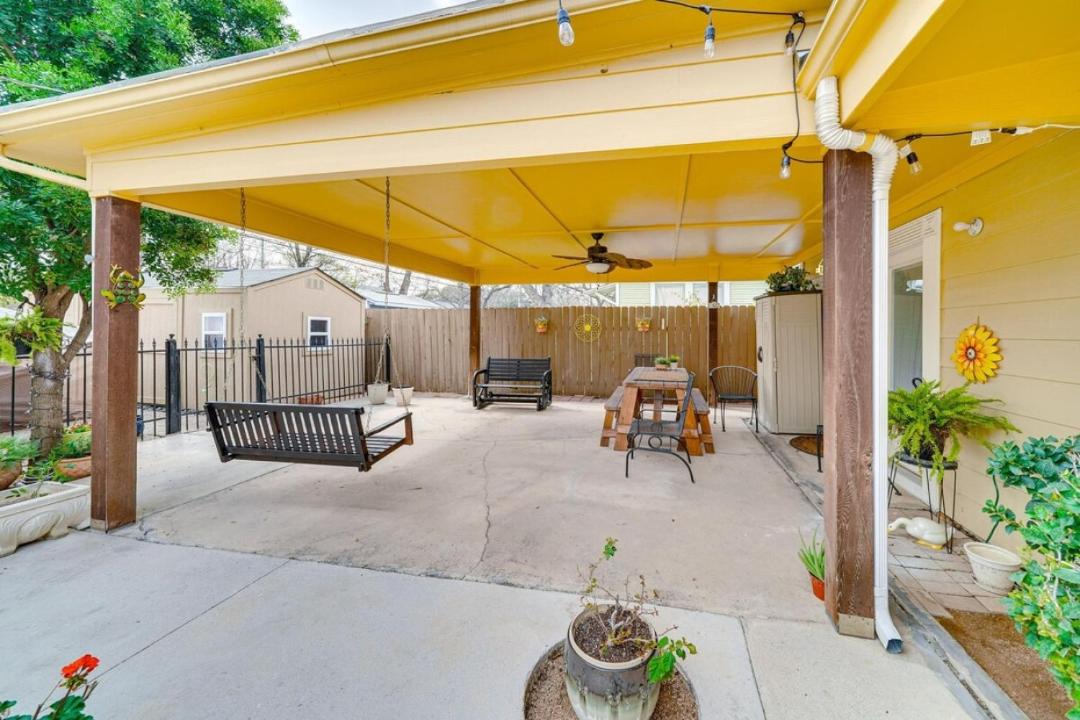 Photo of Patio Balcony in Northwest Los Angeles Heights