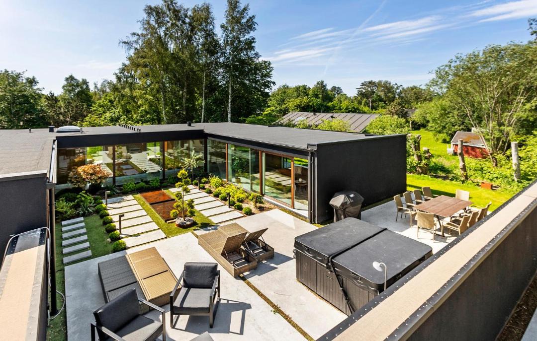 Photo of Others in Knebel