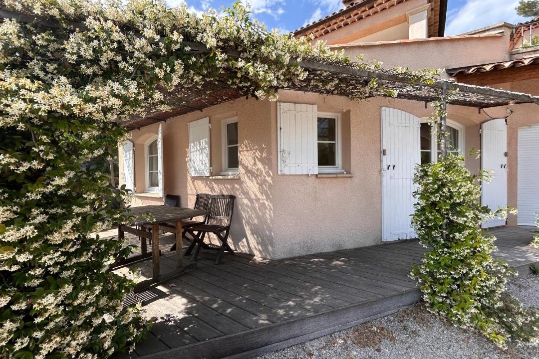 Photo of Others in Villeneuve