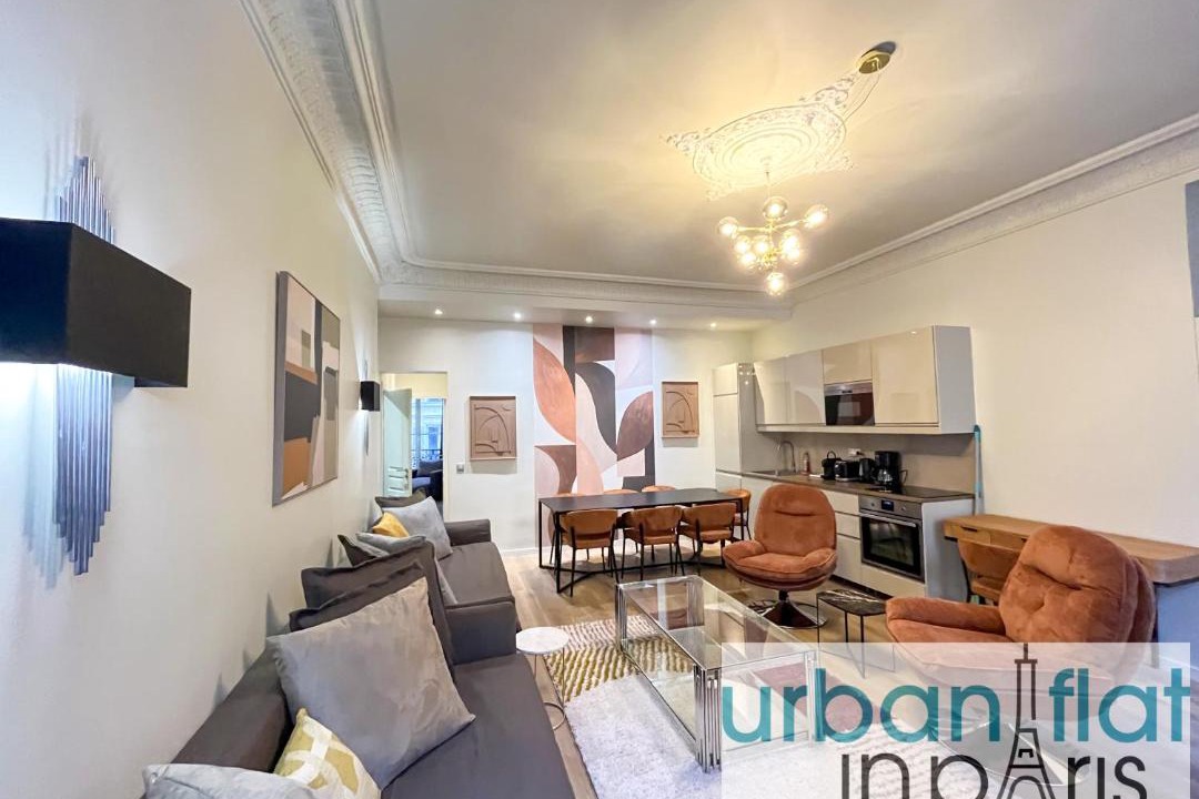 Photo of Livingroom in 8th Arrondissement