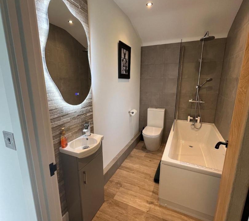 Photo of Bathroom in Three Legged Cross