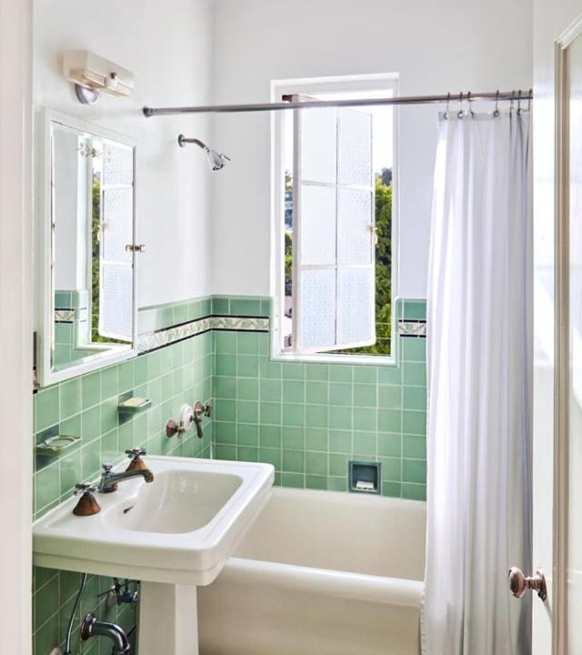 Photo of Bathroom in Hollywood Hills West