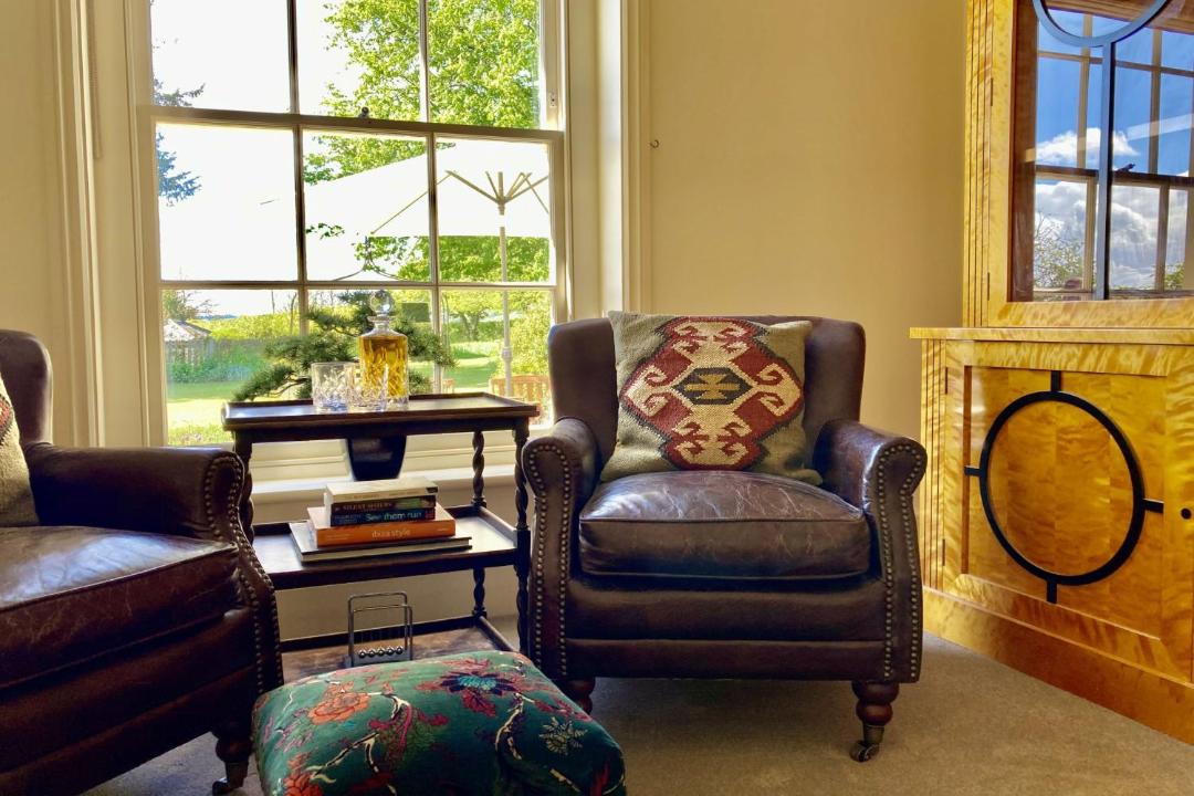 Photo of Livingroom in Compton