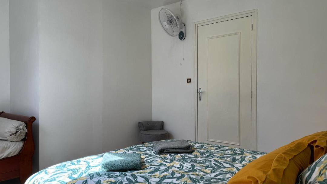 Photo of Bedroom in Pont-de-Vaux