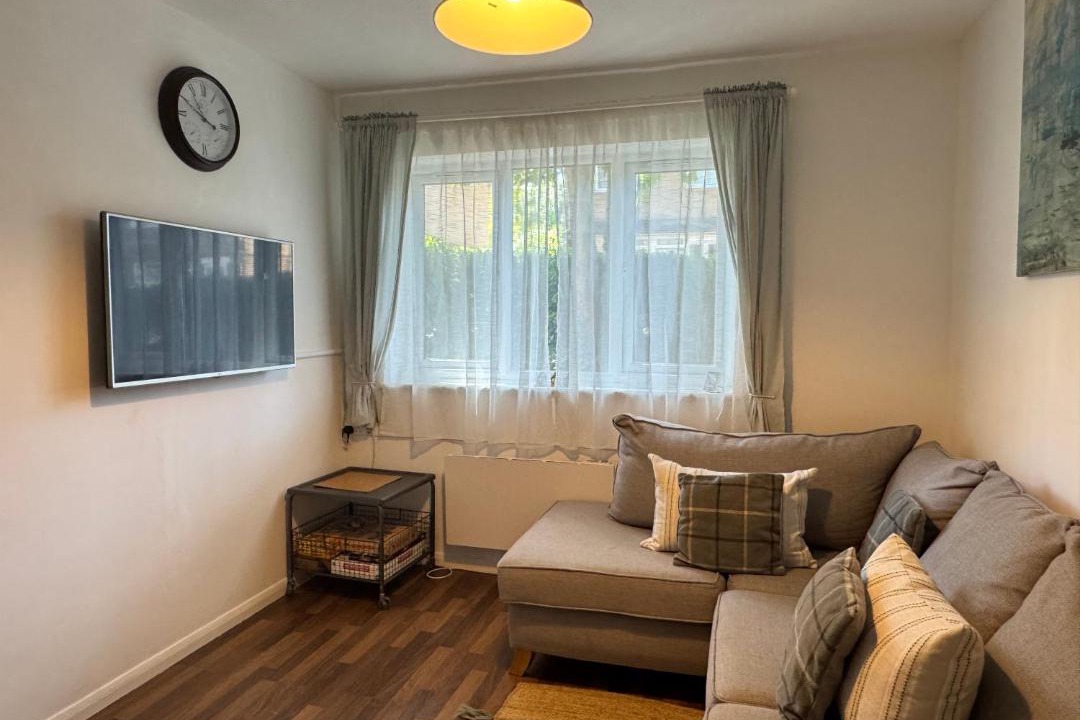 Photo of Livingroom in Uxbridge South