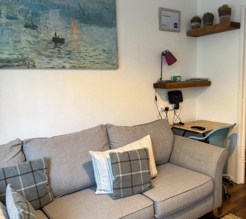 Photo of Livingroom in Uxbridge South