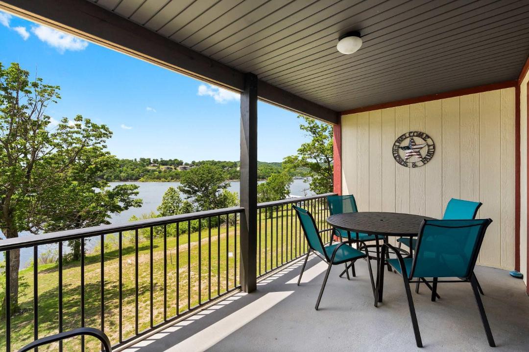 Photo of Patio Balcony in Kimberling City