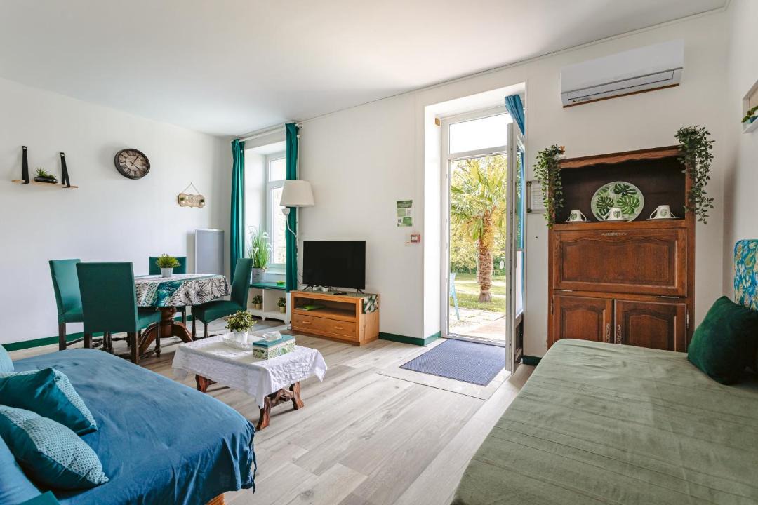 Photo of Bedroom in Genouille