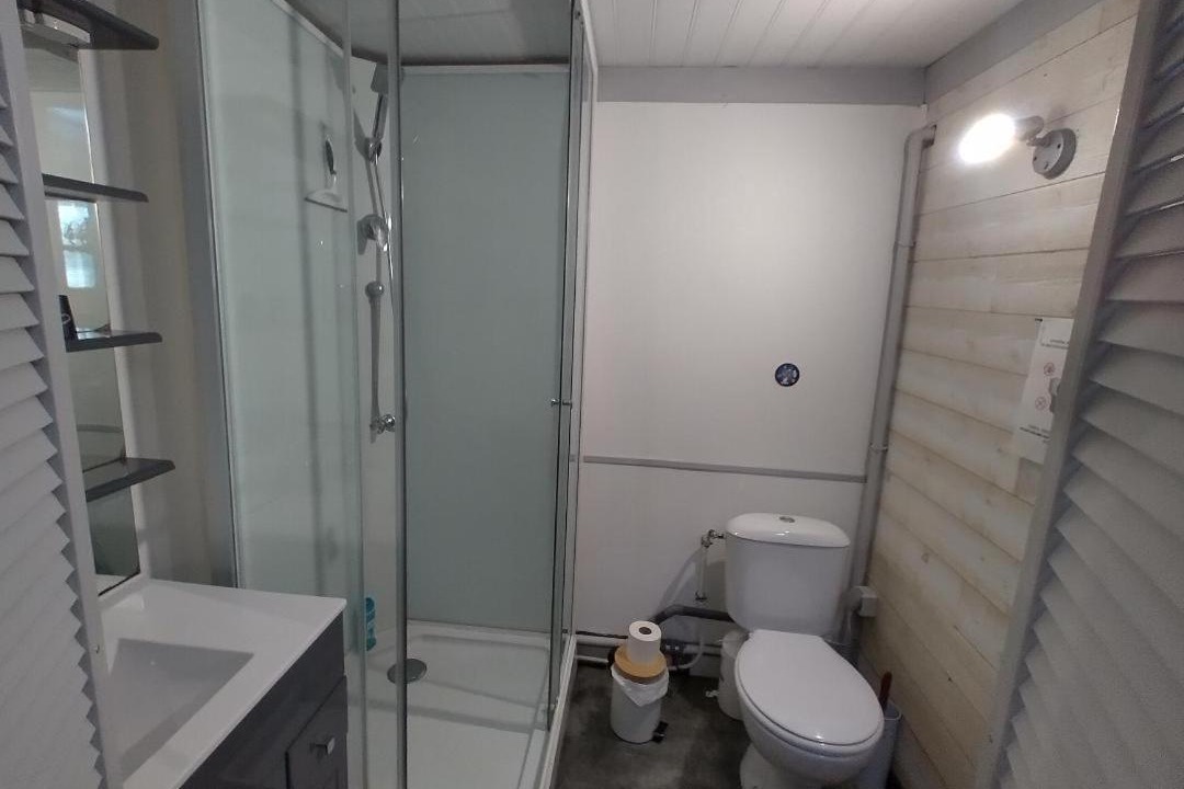 Photo of Others in Flore