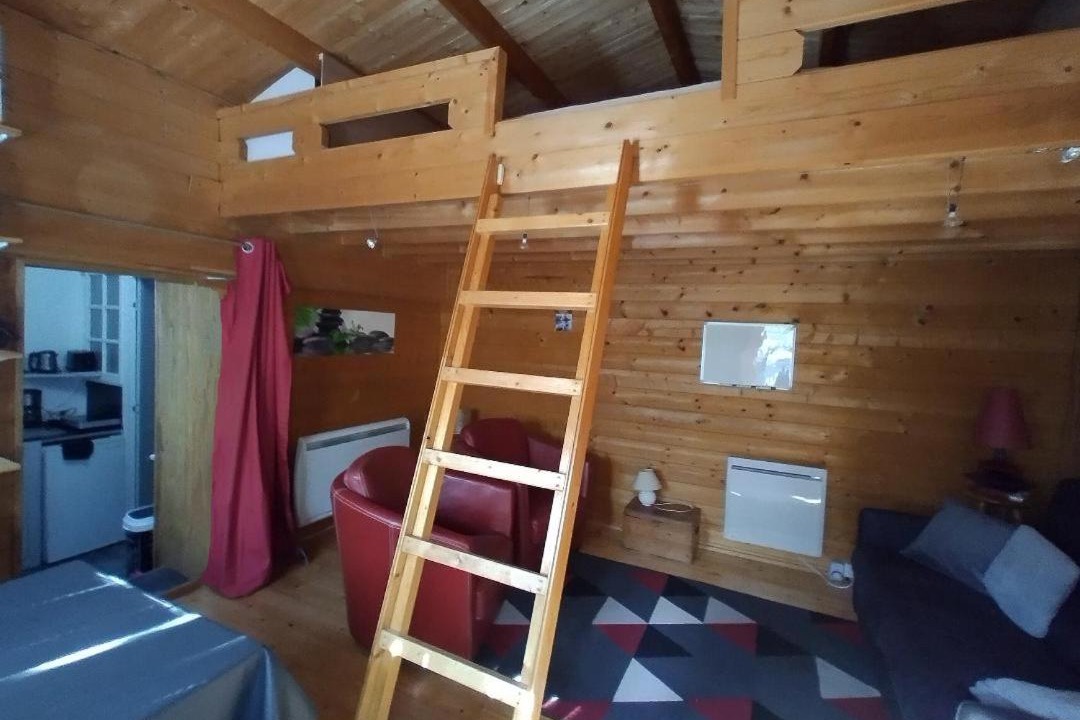 Photo of Others in Flore