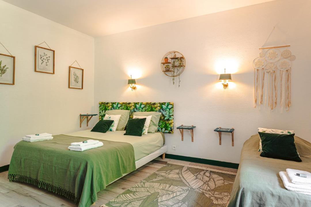 Photo of Others in Genouille