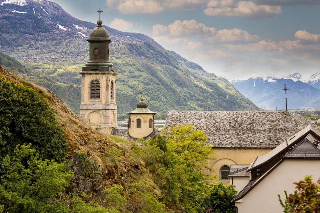 Photo of Others in Sion