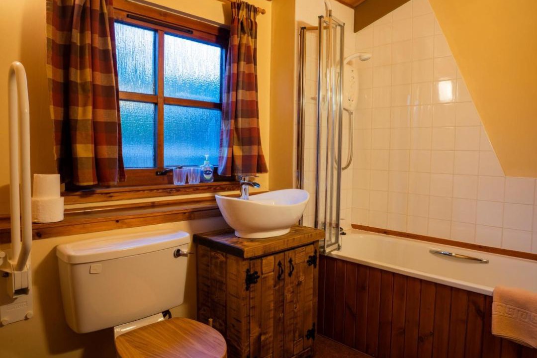 Photo of Bathroom in Duirinish