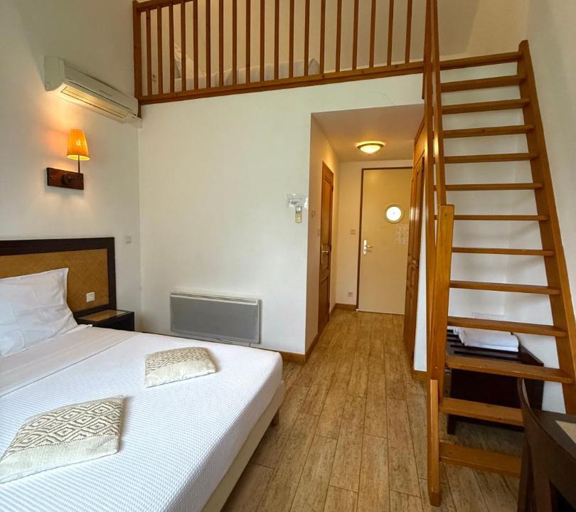 Photo of Others in Lux