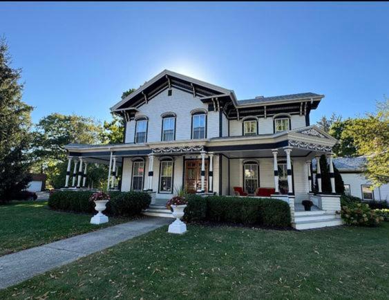 Photo of Others in Monroe