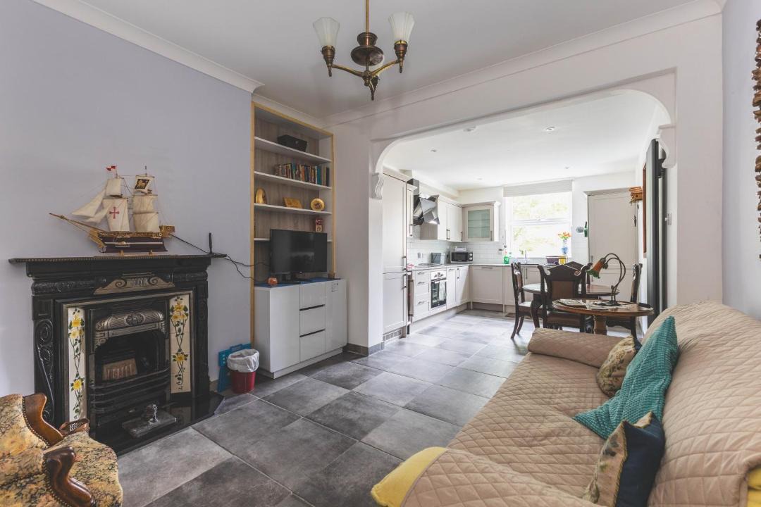 Photo of Others in Askew