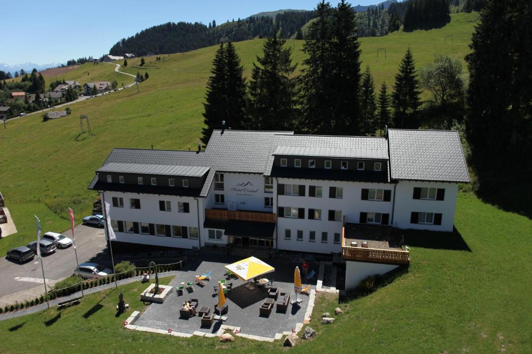 Photo of Others in Quarten