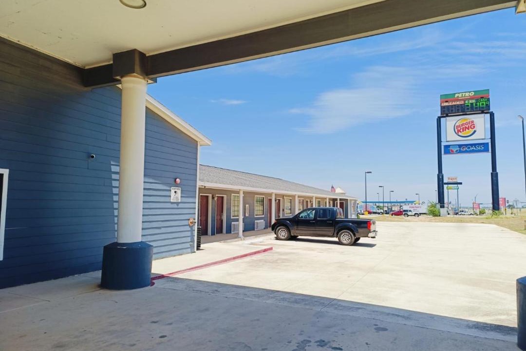 Photo of Others in Pearsall