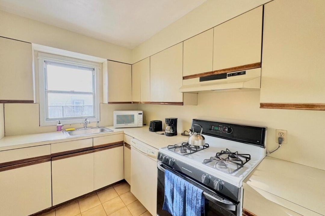 Photo of Kitchen in Guttenberg