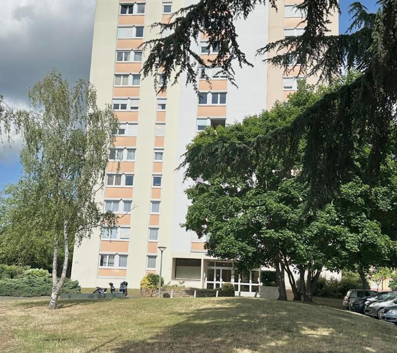 Photo of Others in Sablons - Newton